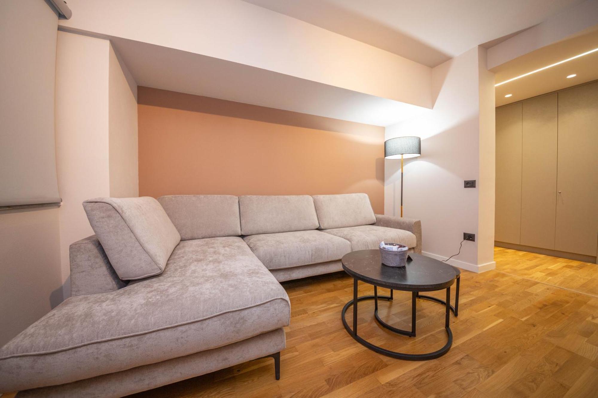 Blloku Unique Apartments 2 Тирана Екстериор снимка