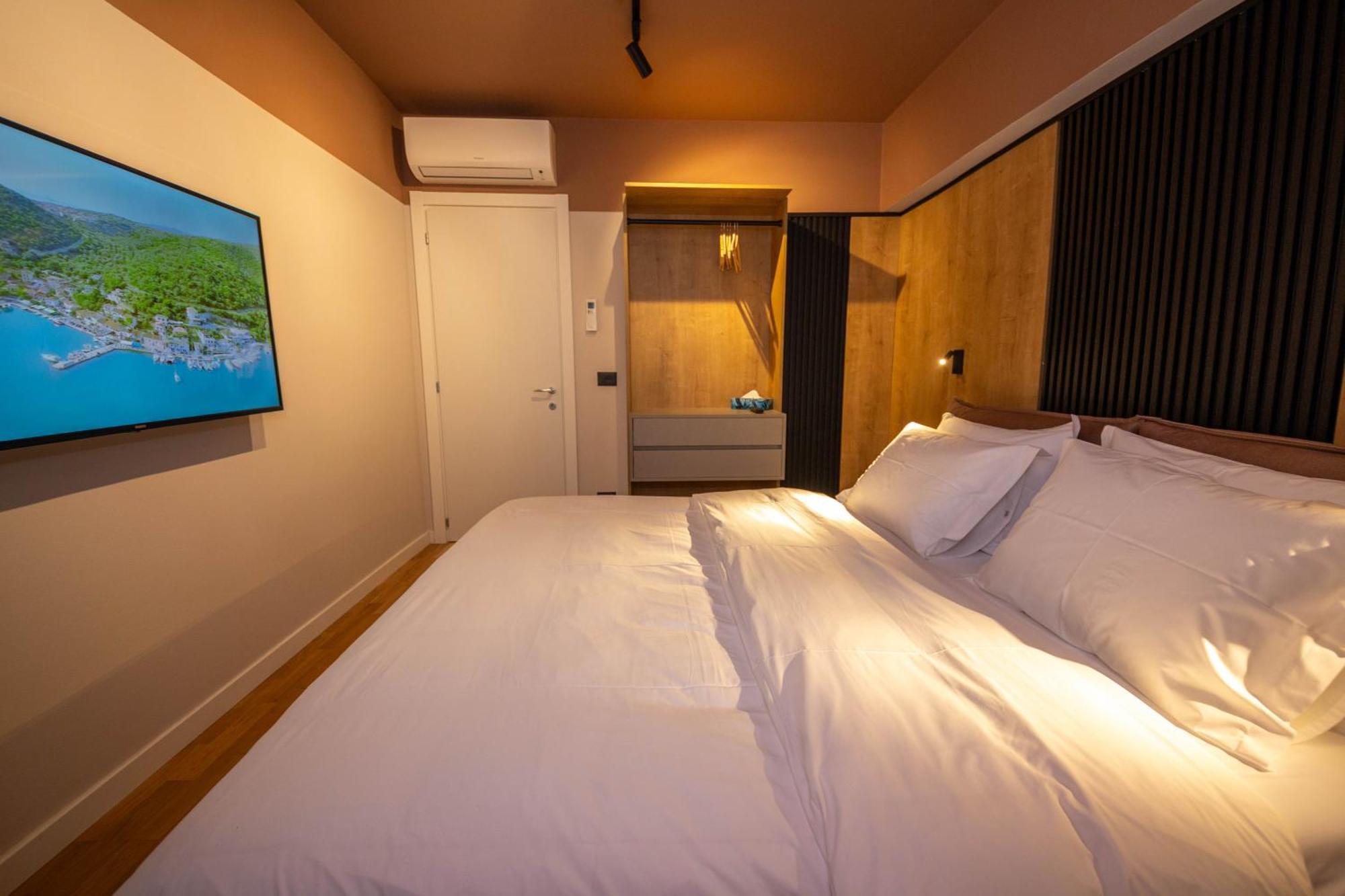 Blloku Unique Apartments 2 Тирана Екстериор снимка