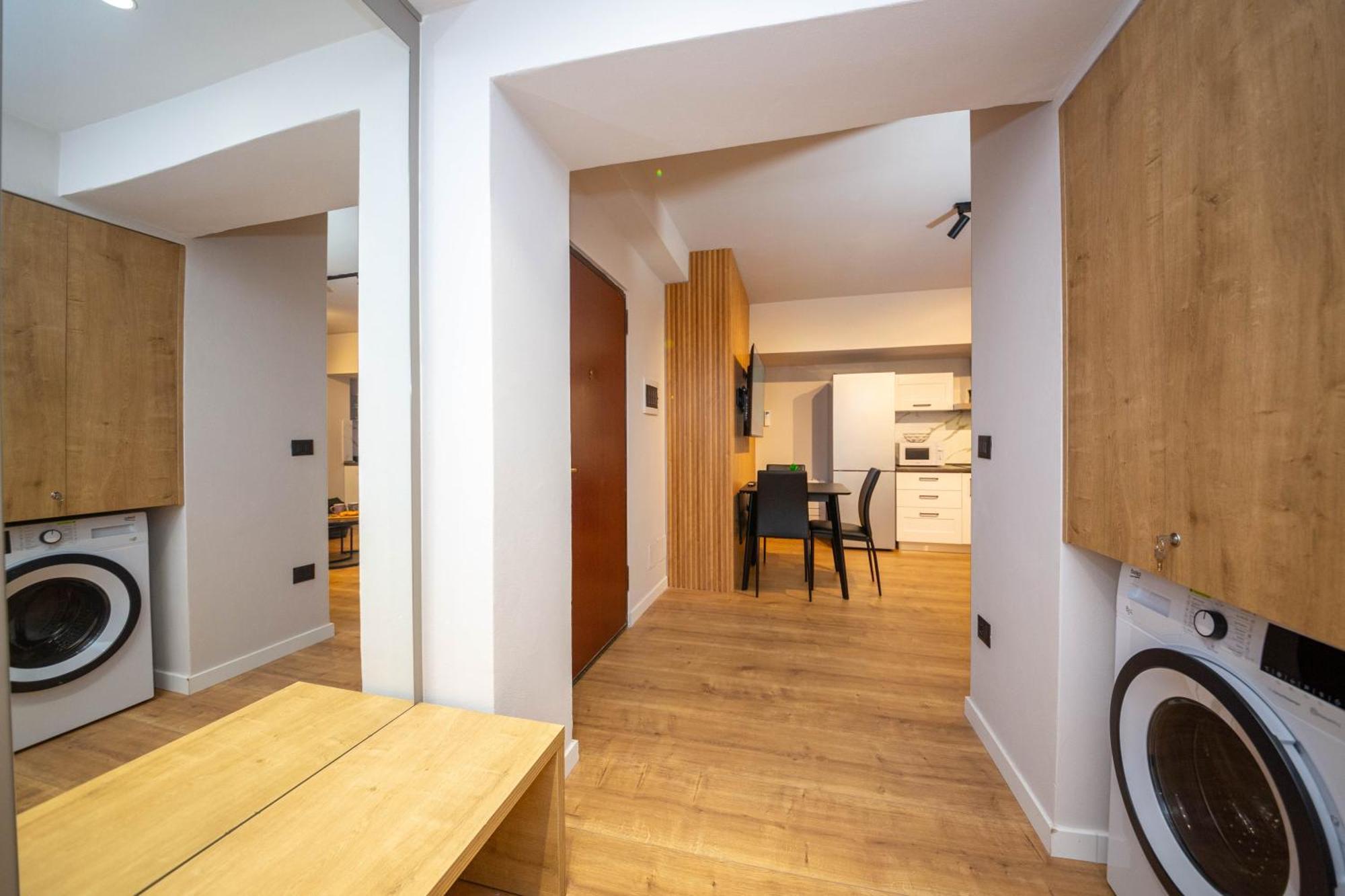 Blloku Unique Apartments 2 Тирана Стая снимка