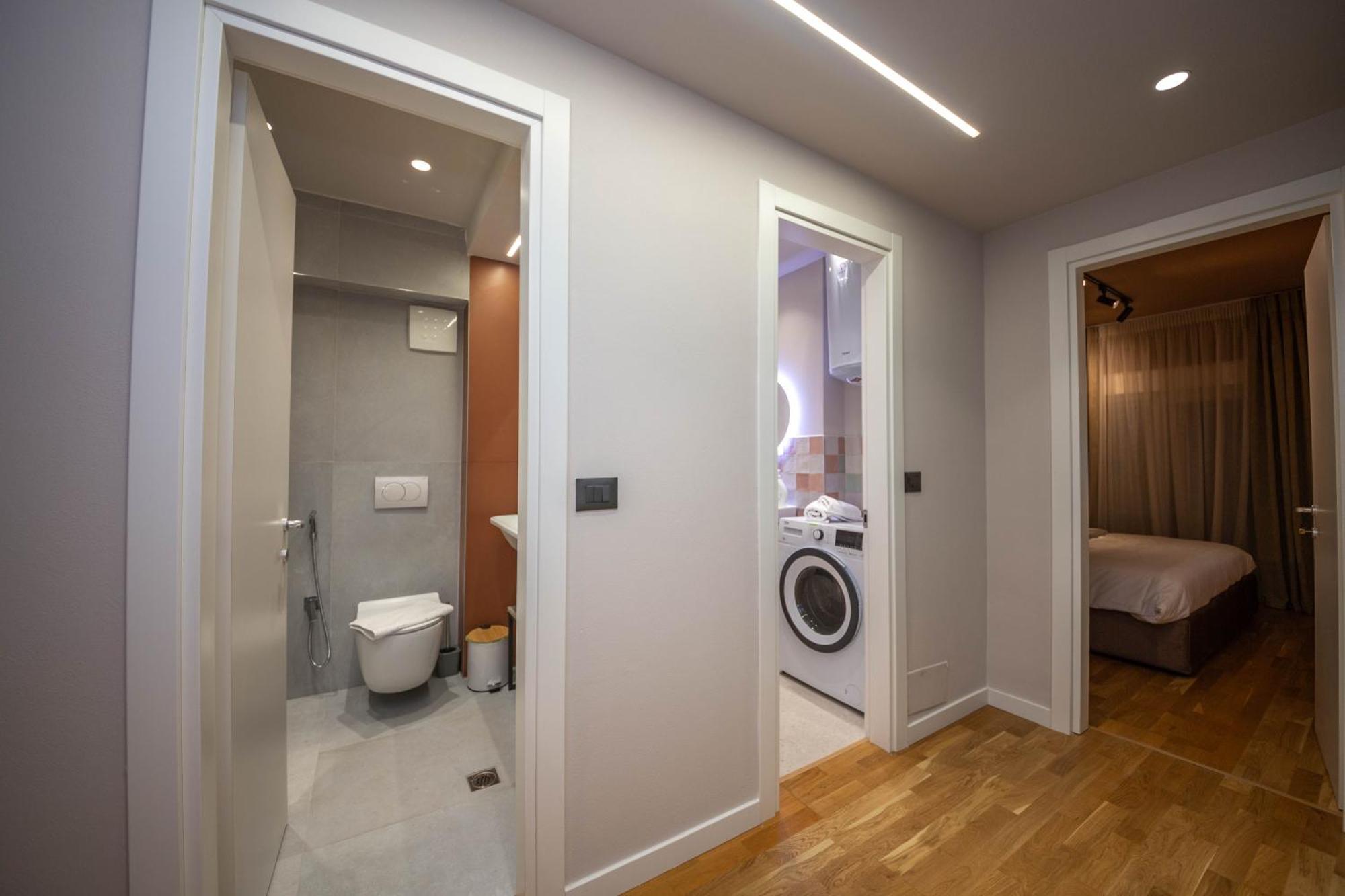 Blloku Unique Apartments 2 Тирана Стая снимка